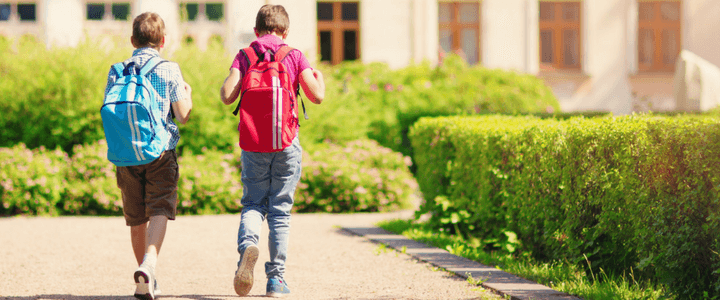 Choosing the best backpacks for your school kids can be challenging. Girls and boys want either cool or cute and you want storage for essentials from laptops to lunch bags. Here are some great tips to help everyone find the best kids backpacks for school - approved by kids and moms alike. Hint: did you know that wheeled and rolling backpacks are the hot new thing? www.themidlifemamas.com #bestbackpacksforkids #backpack #schoolbackpack