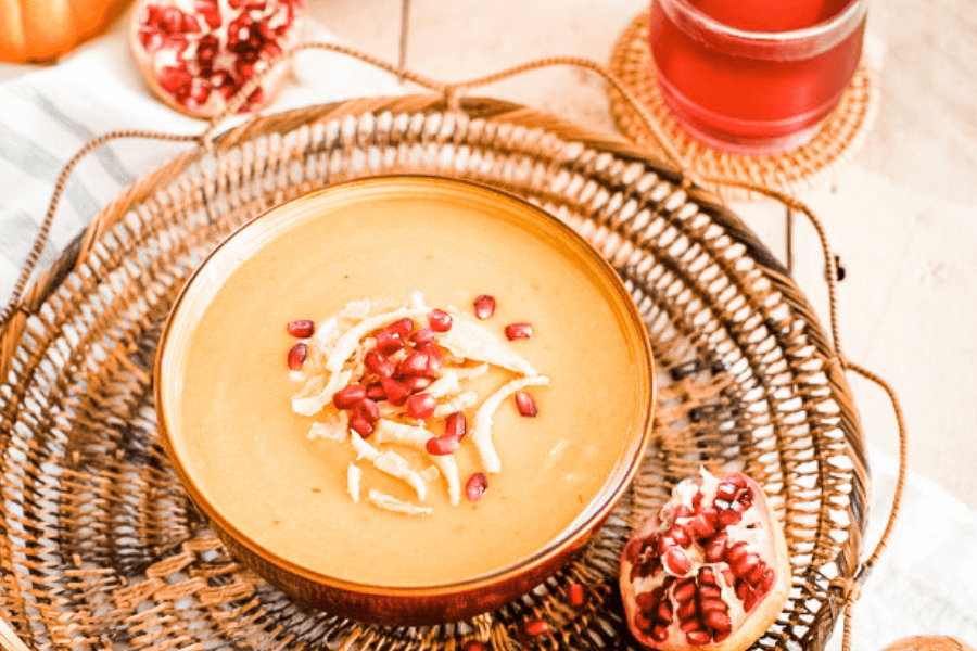 The secret ingredient in this easy, healthy, and delicious butternut squash soup is apple! #butternutsquashsoup #butternutsquashsouprecipe